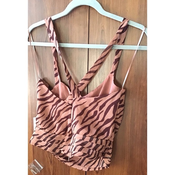 🌈3/25$ Astr The Label Brown Zebra Cross Back Top - Picture 3 of 3